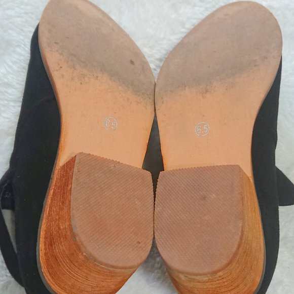 Super Cute Faux Suede Ankle boots, Size 6.5 - Picture 4 of 5